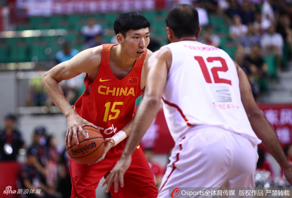 斯杯首日：中国男篮红队77-72突尼斯