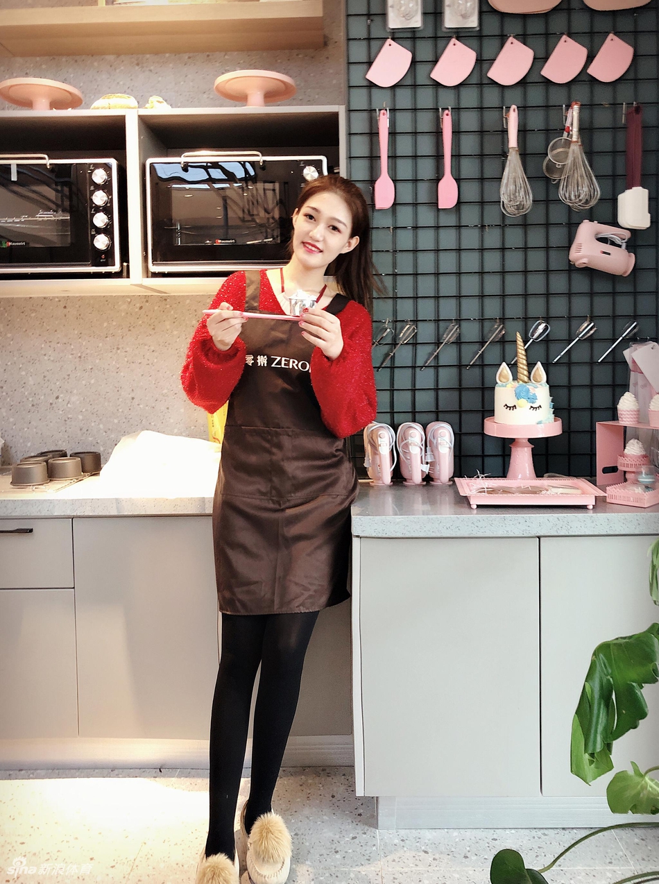 货真价实篮球小迷妹！打球？她可不怕你！