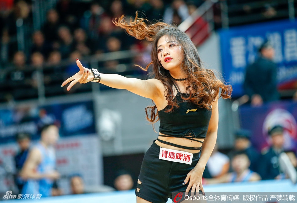 CBA第40轮啦啦队表演香艳瞬间