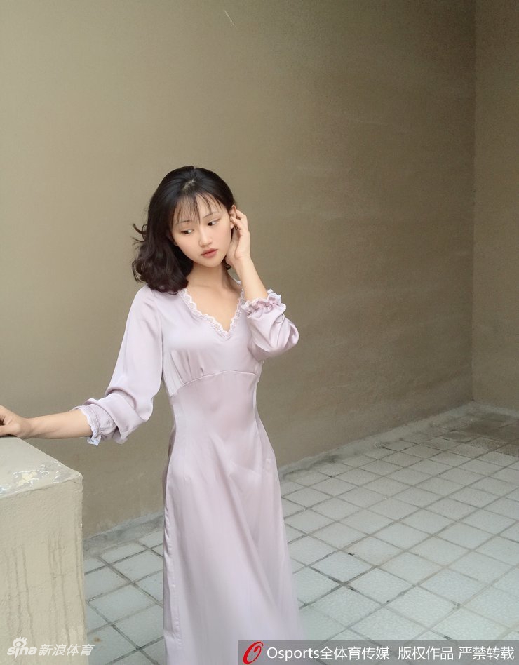 她是腿最长的健身女孩!