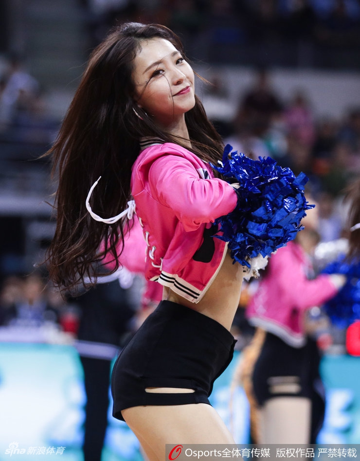 CBA第40轮啦啦队表演香艳瞬间