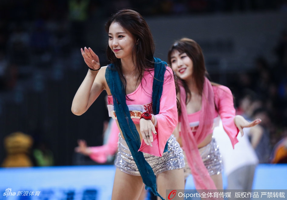 CBA第40轮啦啦队表演香艳瞬间