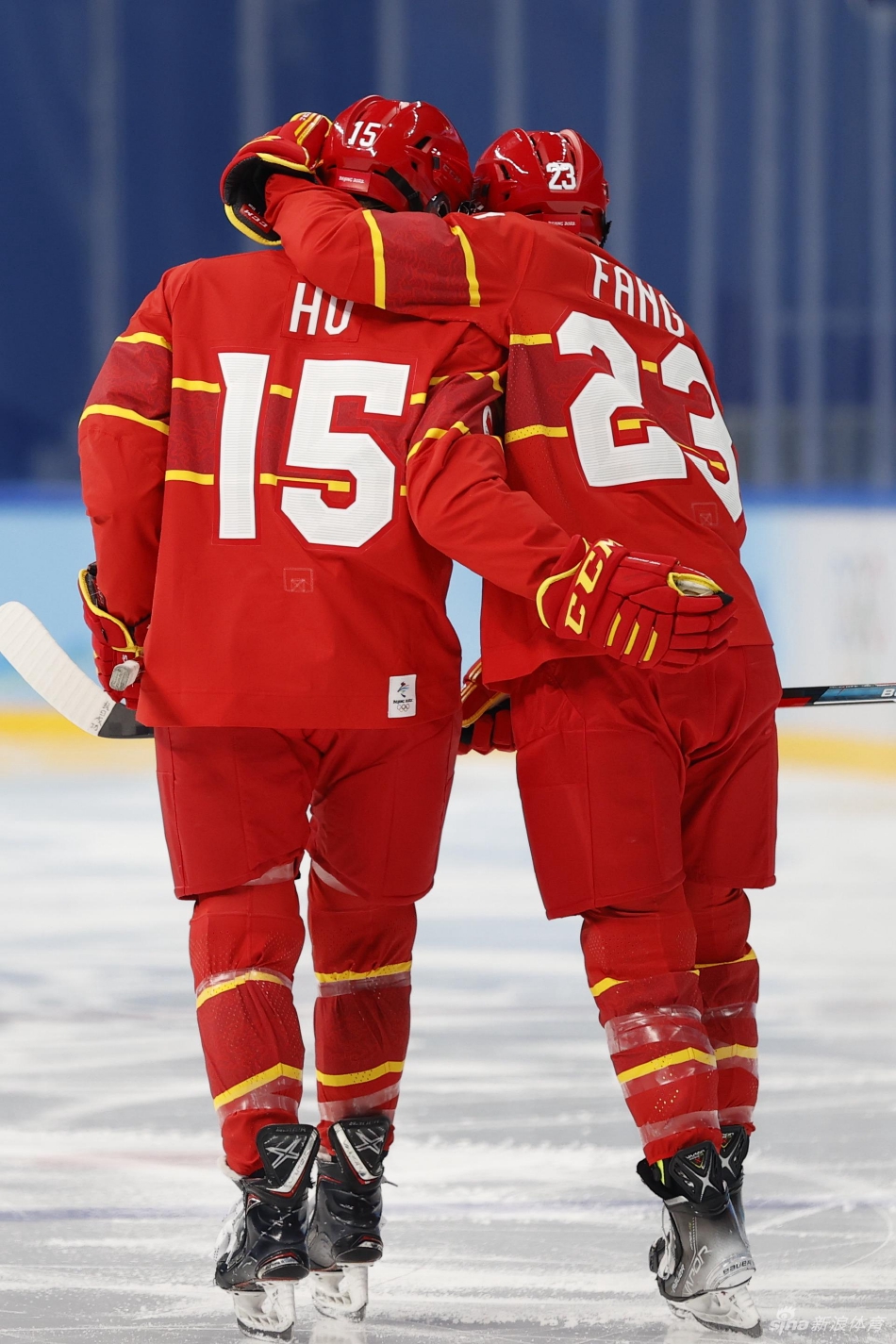 新浪直击中国女冰点球大战2-1逆转日本