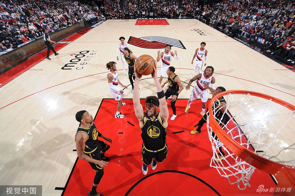 [NBA]勇士132-95开拓者 库里18分14助攻