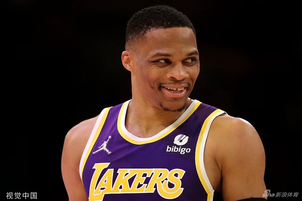 [NBA]湖人107-101险胜爵士 詹姆斯33分