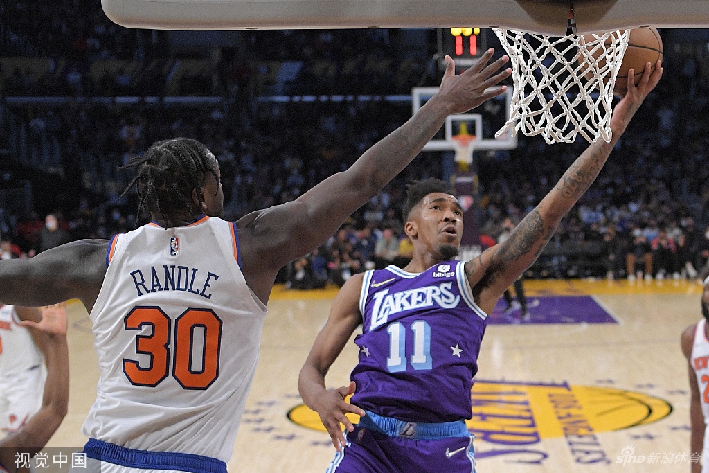 [NBA]尼克斯115-122湖人 詹皇复出砍三双