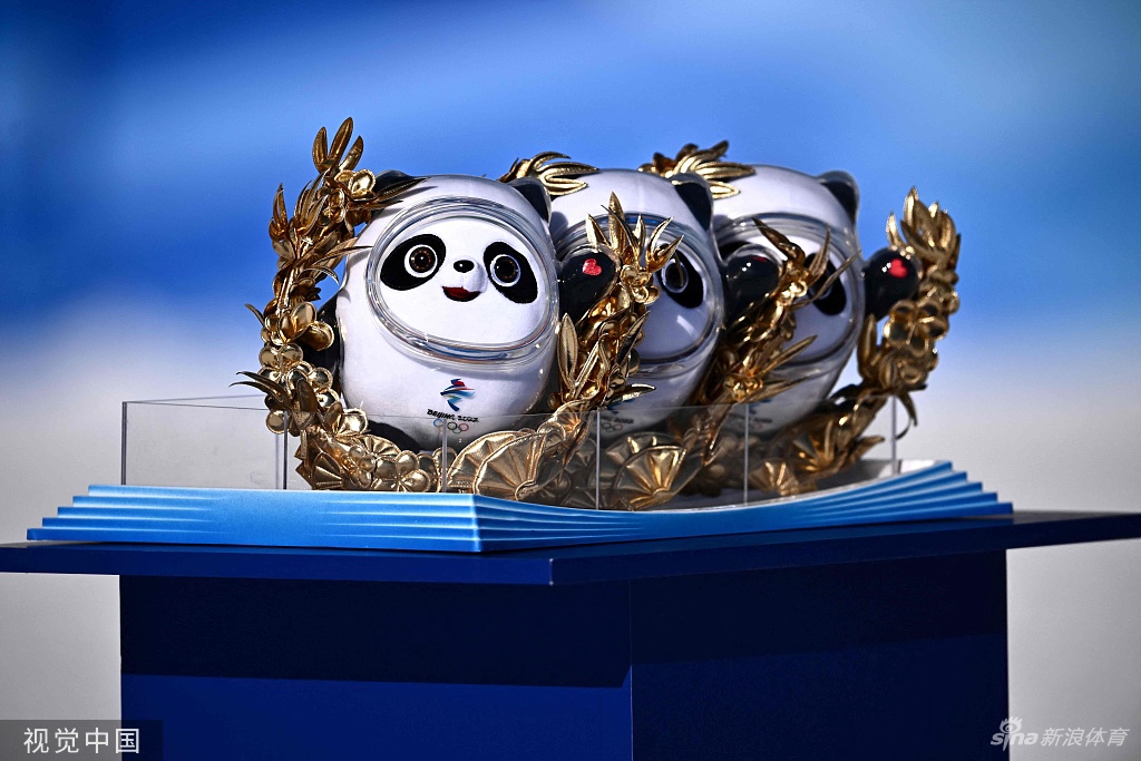 北京冬奥吉祥物冰墩墩火爆引追捧