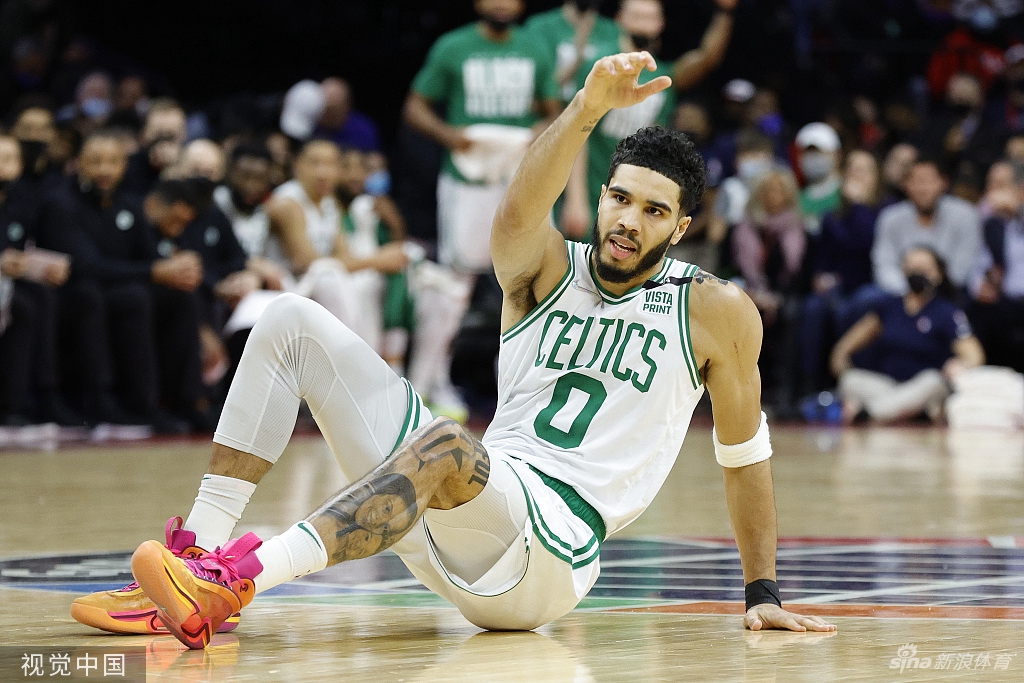 [NBA]凯尔特人135-87大胜76人