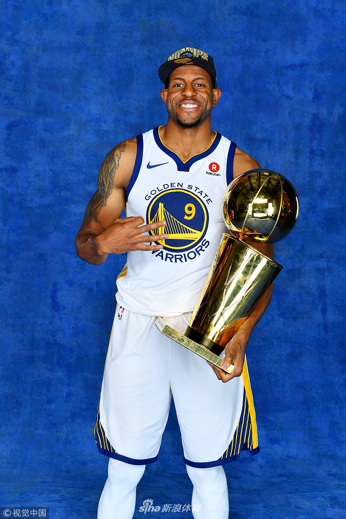 勇士拍摄总冠军写真