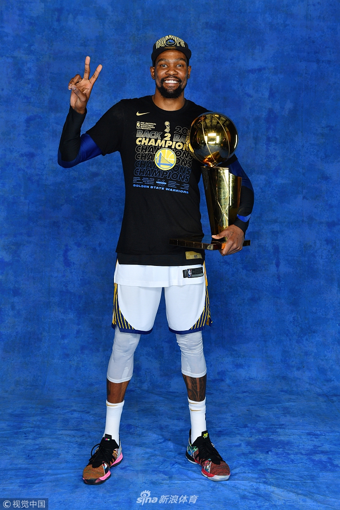 勇士拍摄总冠军写真