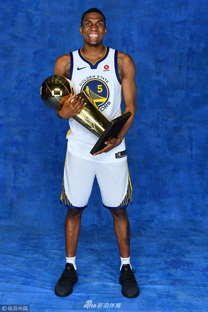 勇士拍摄总冠军写真