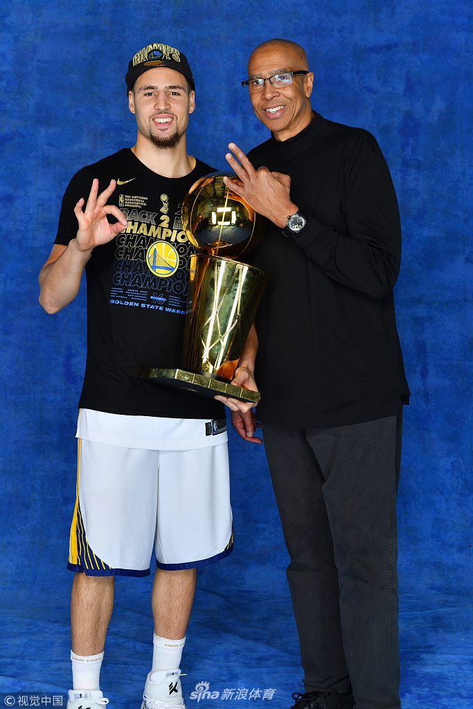 勇士拍摄总冠军写真