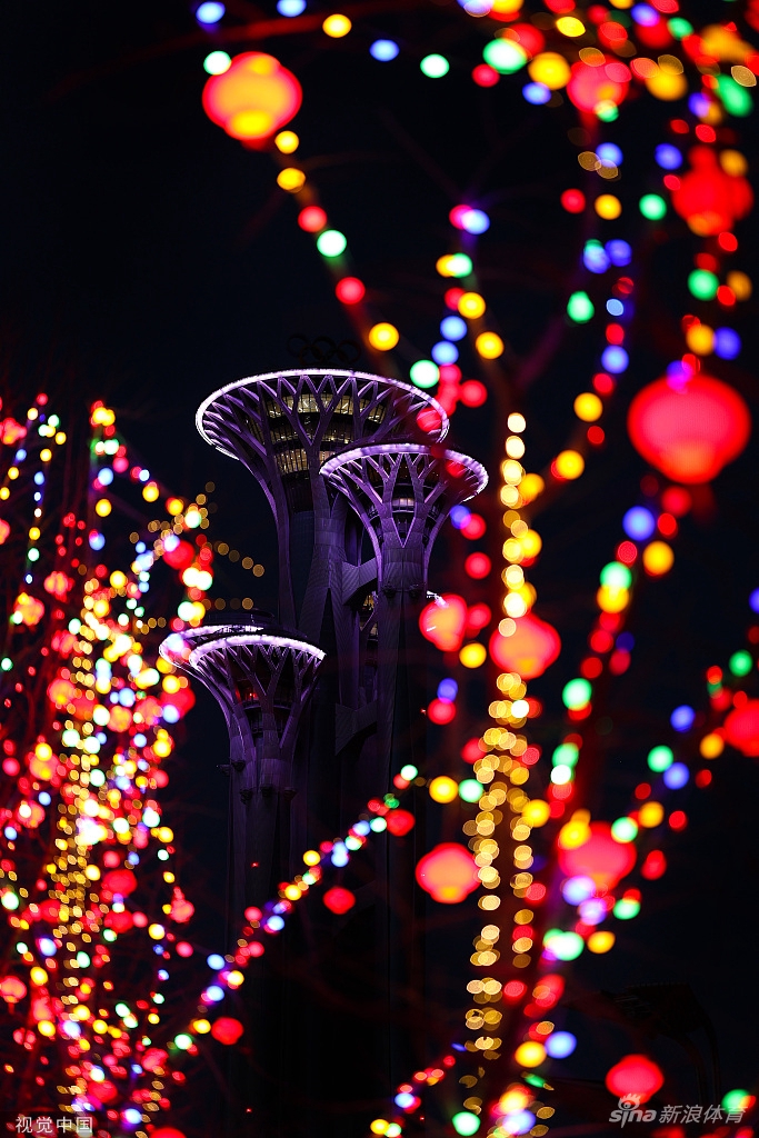 鸟巢水立方点亮夜景灯光迎接冬奥