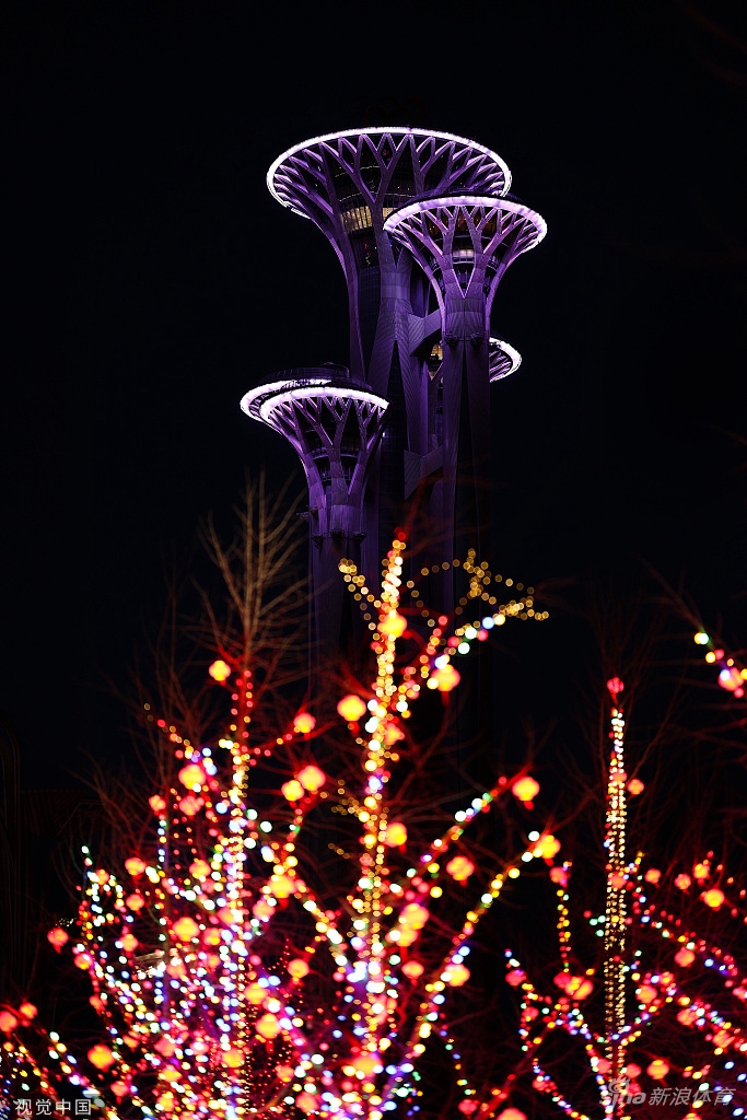 鸟巢水立方点亮夜景灯光迎接冬奥
