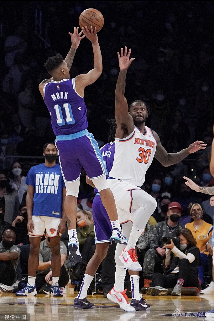 [NBA]尼克斯115-122湖人 詹皇复出砍三双