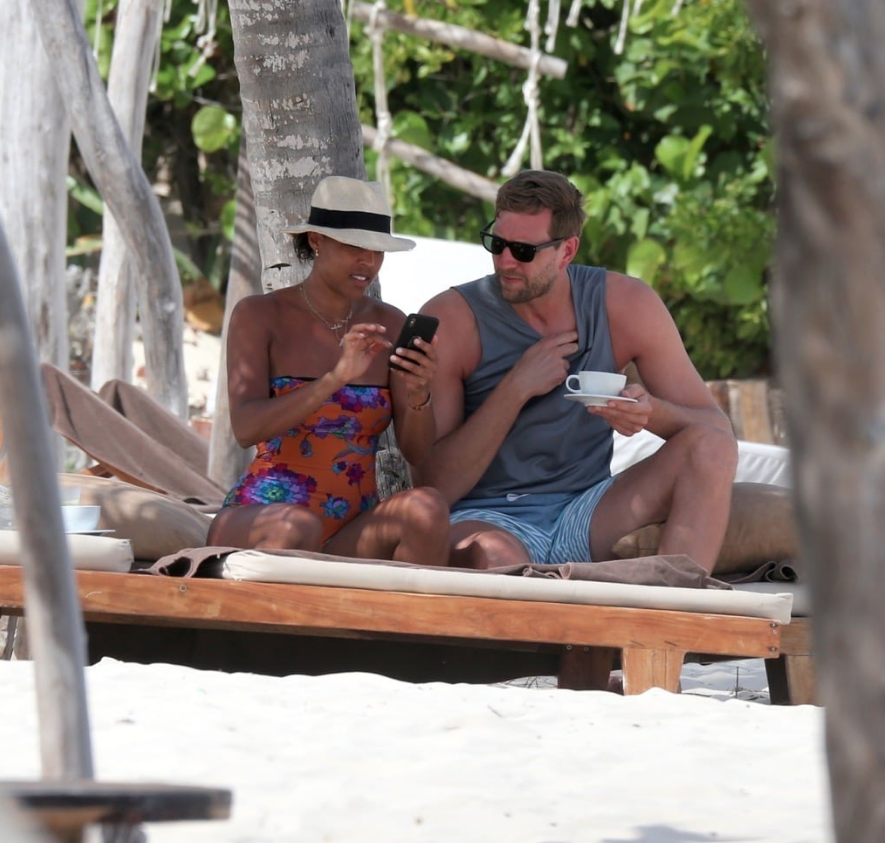 诺天王墨西哥海滩度假秀人鱼线