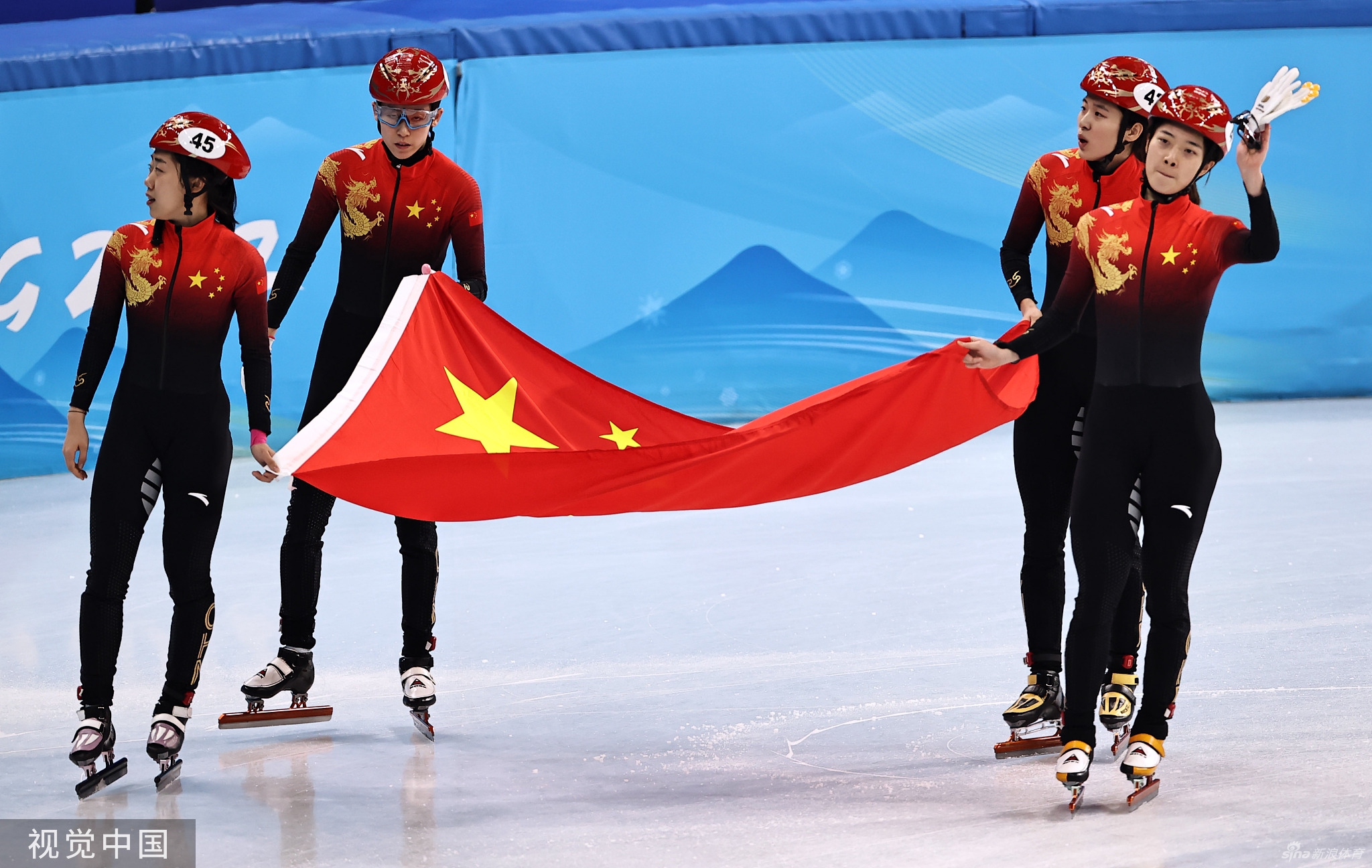 速滑女子3000米接力中国队获铜牌