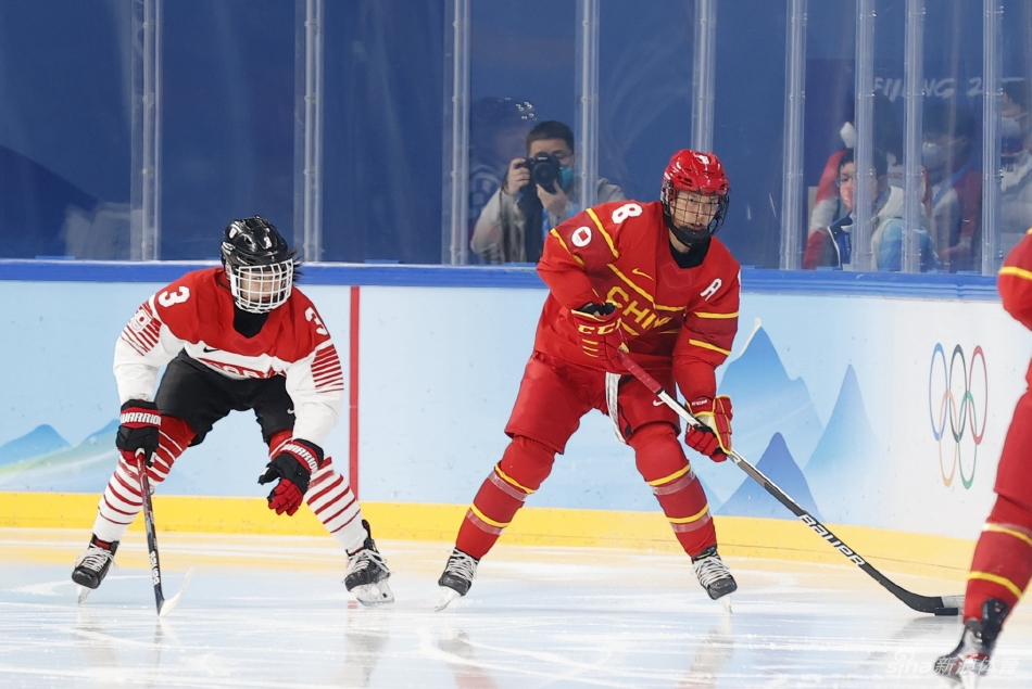 新浪直击中国女冰点球大战2-1逆转日本