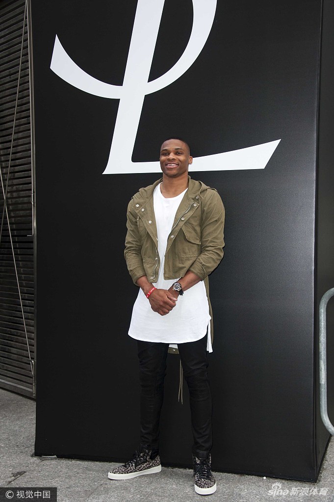nba最炫!时尚达人威少的穿搭show