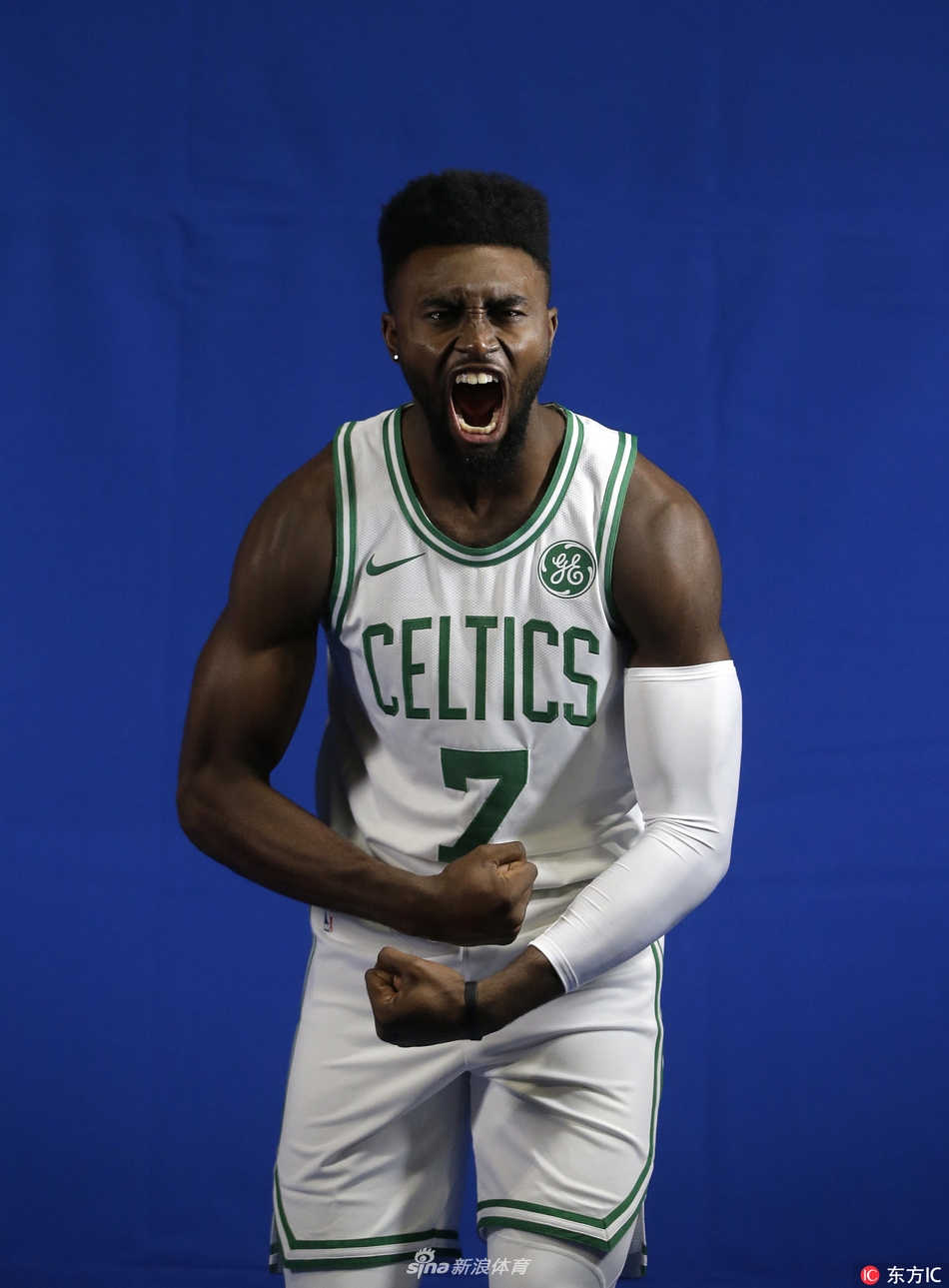 欧文亮相凯尔特人媒体日_高清图集_新浪网