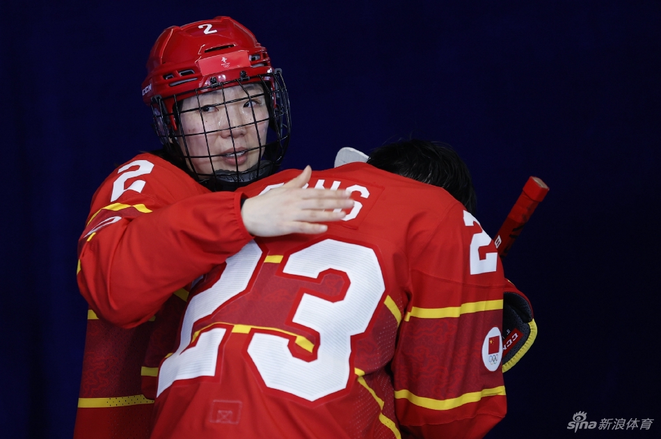 新浪直击中国女冰点球大战2-1逆转日本