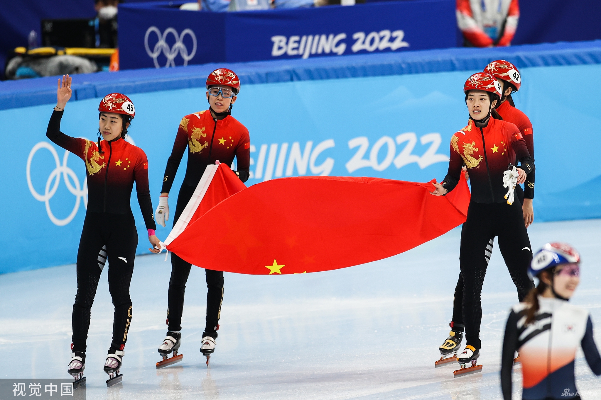 速滑女子3000米接力中国队获铜牌