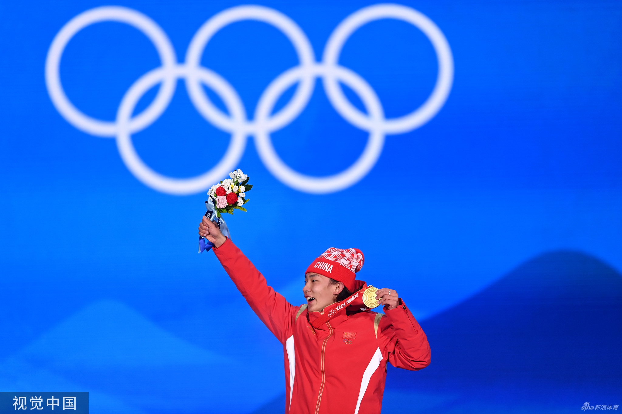 单板滑雪大跳台颁奖仪式 苏翊鸣获颁金牌