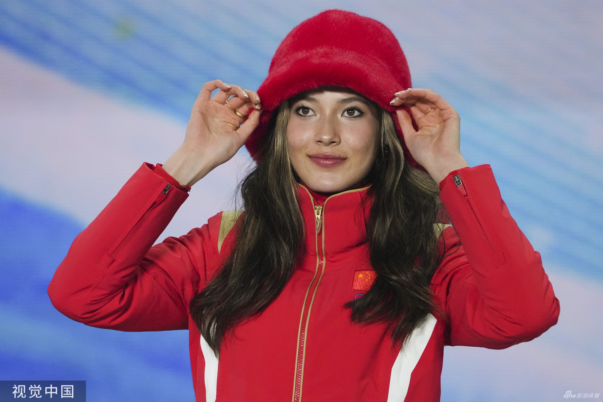 坡面障碍技巧颁奖仪式 谷爱凌获颁银牌