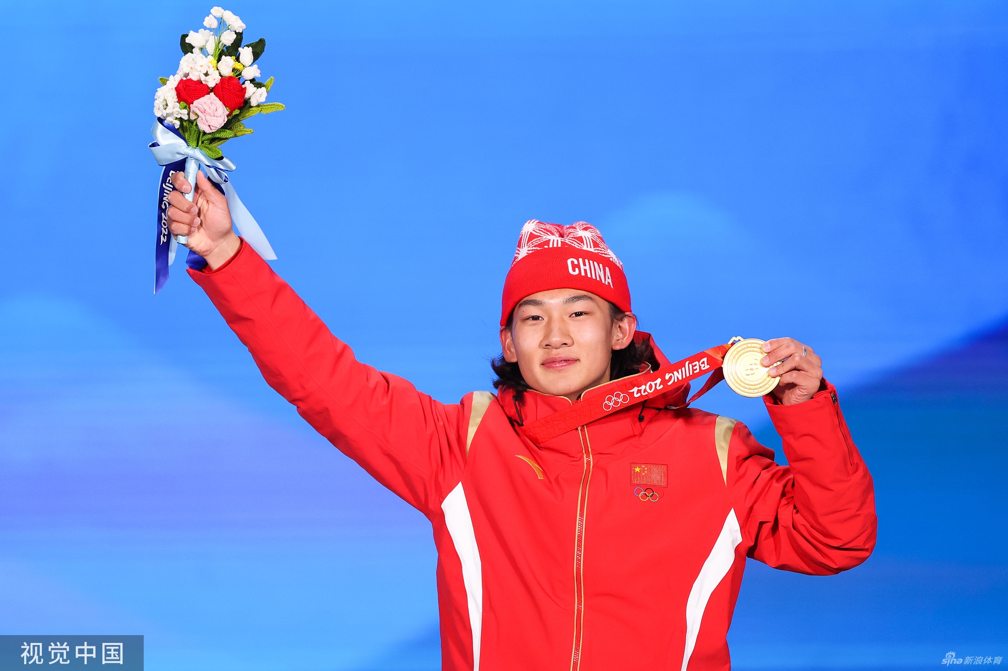 单板滑雪大跳台颁奖仪式 苏翊鸣获颁金牌