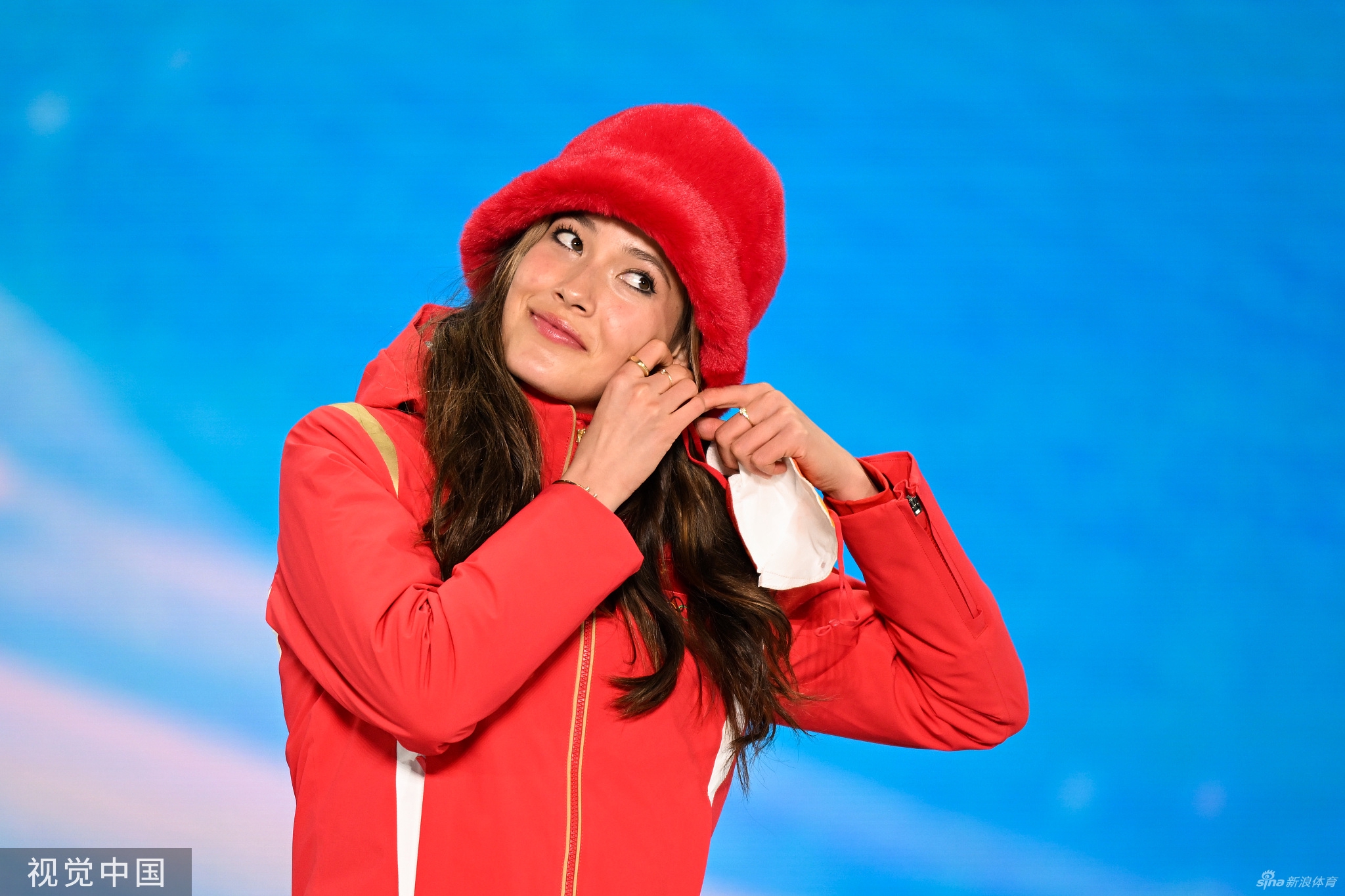 坡面障碍技巧颁奖仪式 谷爱凌获颁银牌