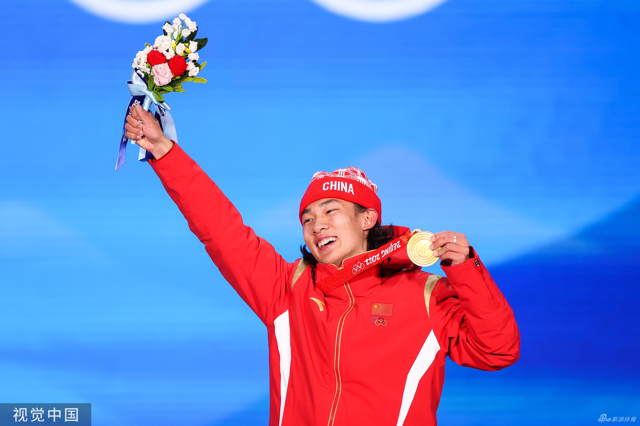 单板滑雪大跳台颁奖仪式 苏翊鸣获颁金牌