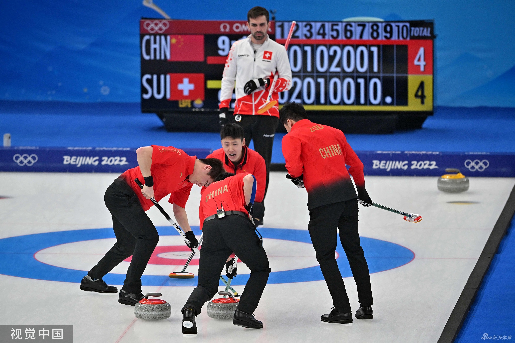 男子冰壶循环赛中国6-5击败瑞士