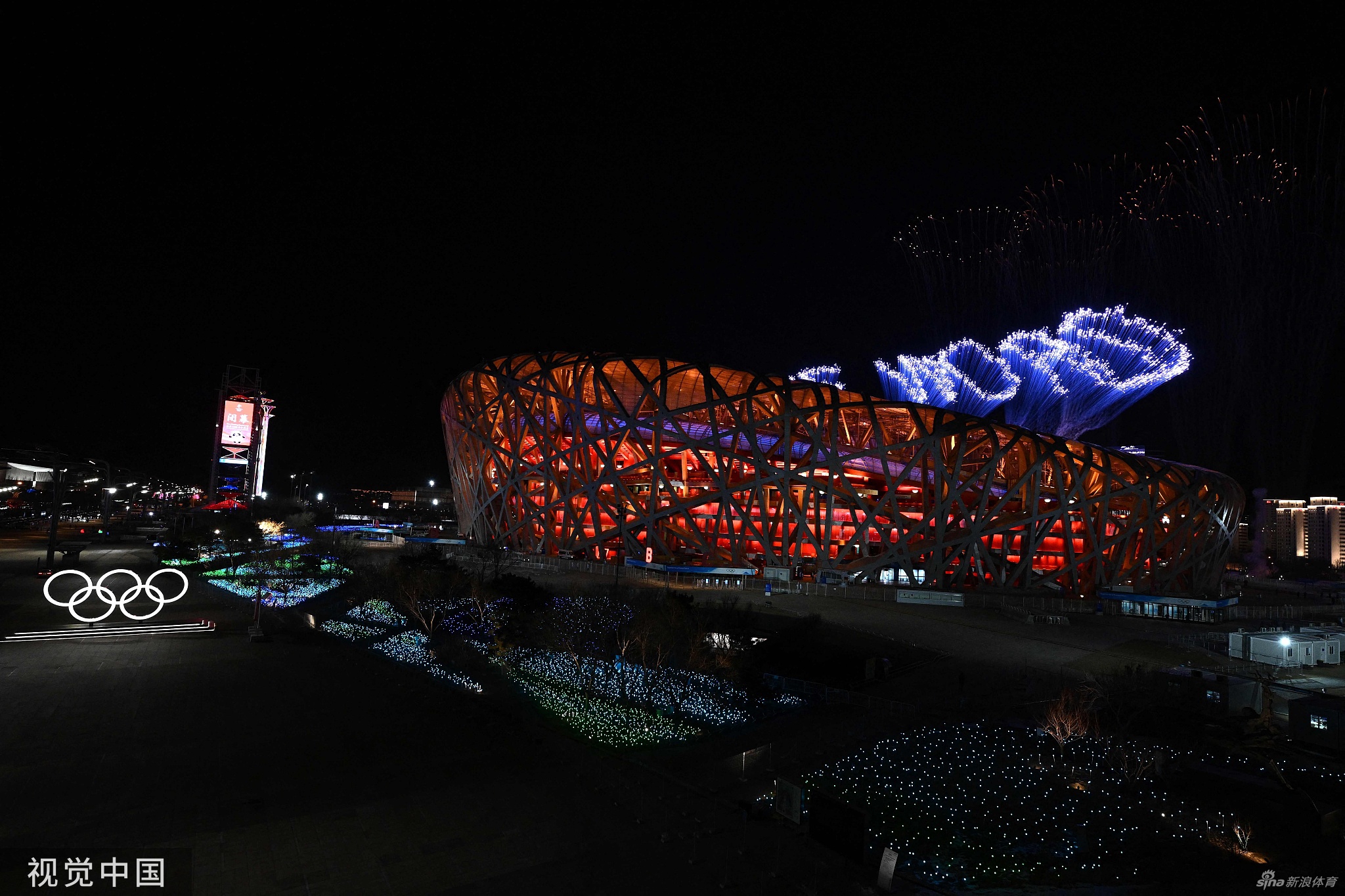 冬奥会闭幕式鸟巢场外烟花璀璨