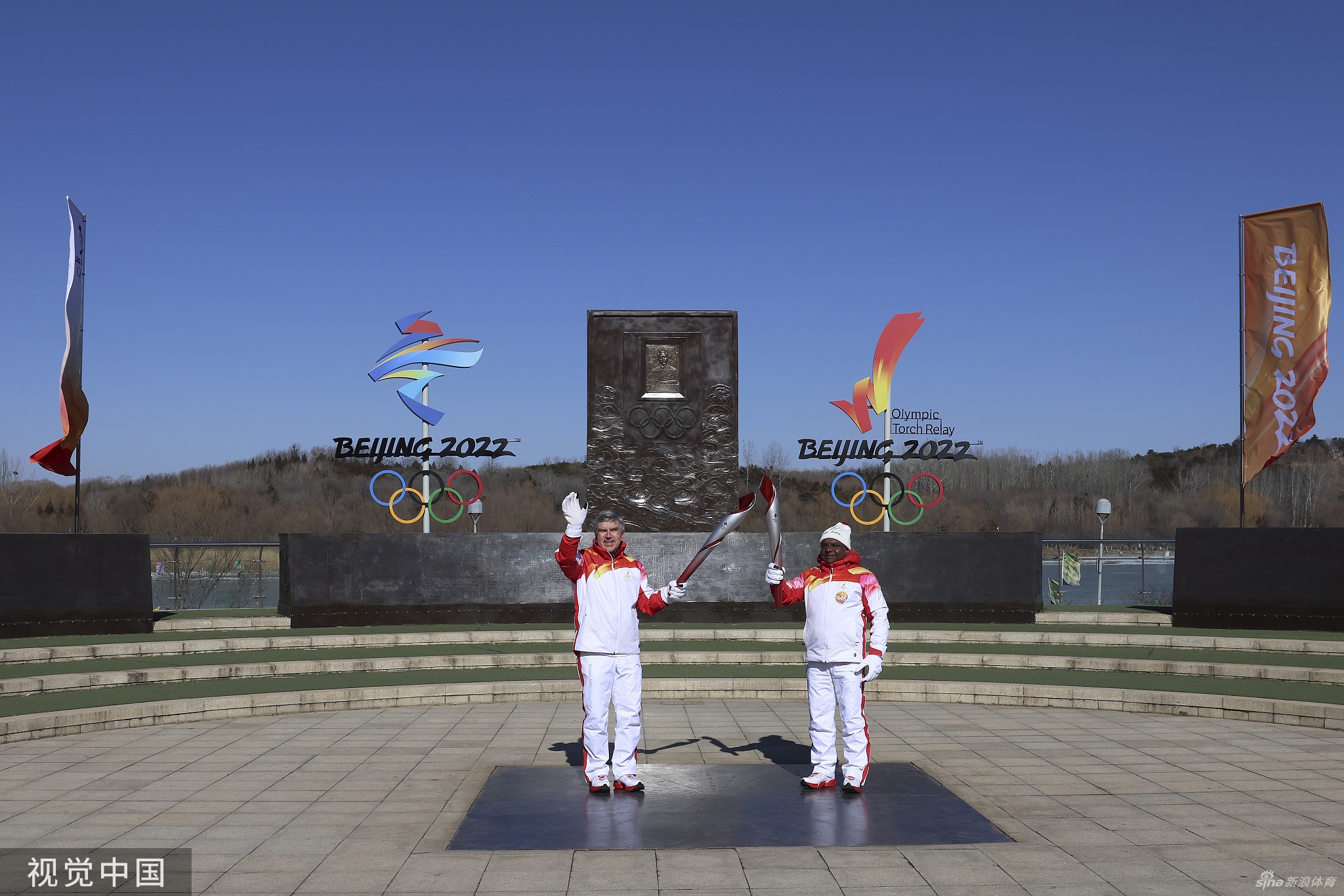 奥委会主席巴赫参加冬奥火炬传递