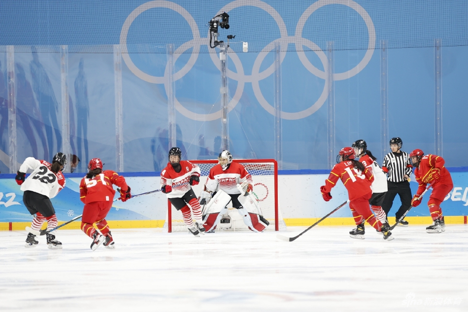 新浪直击中国女冰点球大战2-1逆转日本