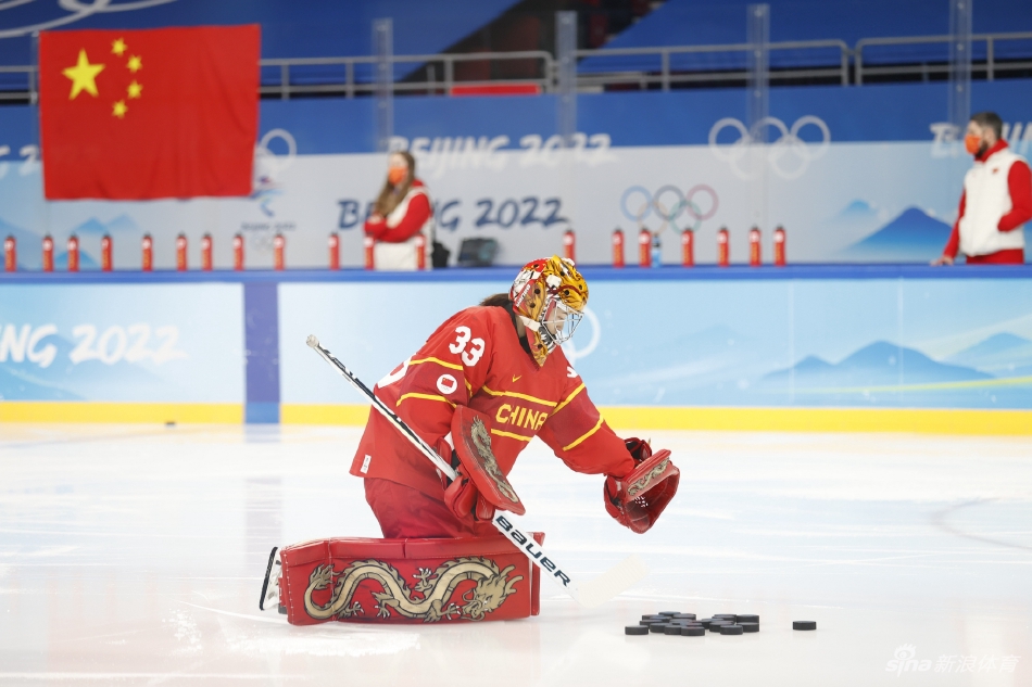 新浪直击中国女冰点球大战2-1逆转日本