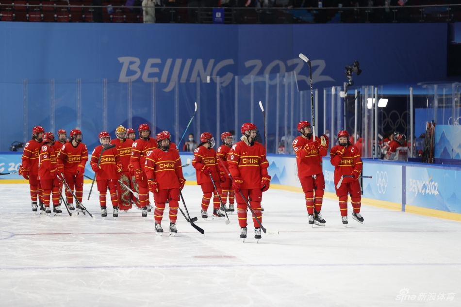 新浪直击中国女冰点球大战2-1逆转日本