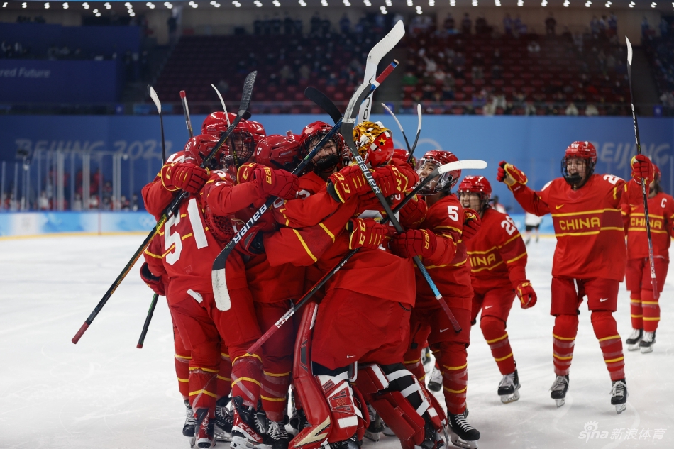 新浪直击中国女冰点球大战2-1逆转日本