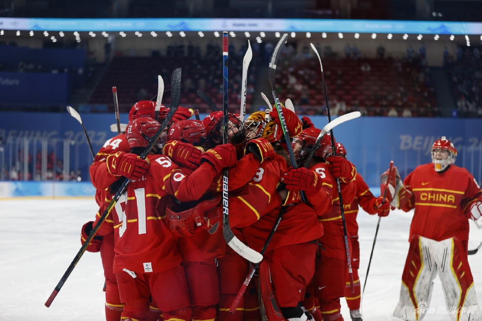 新浪直击中国女冰点球大战2-1逆转日本