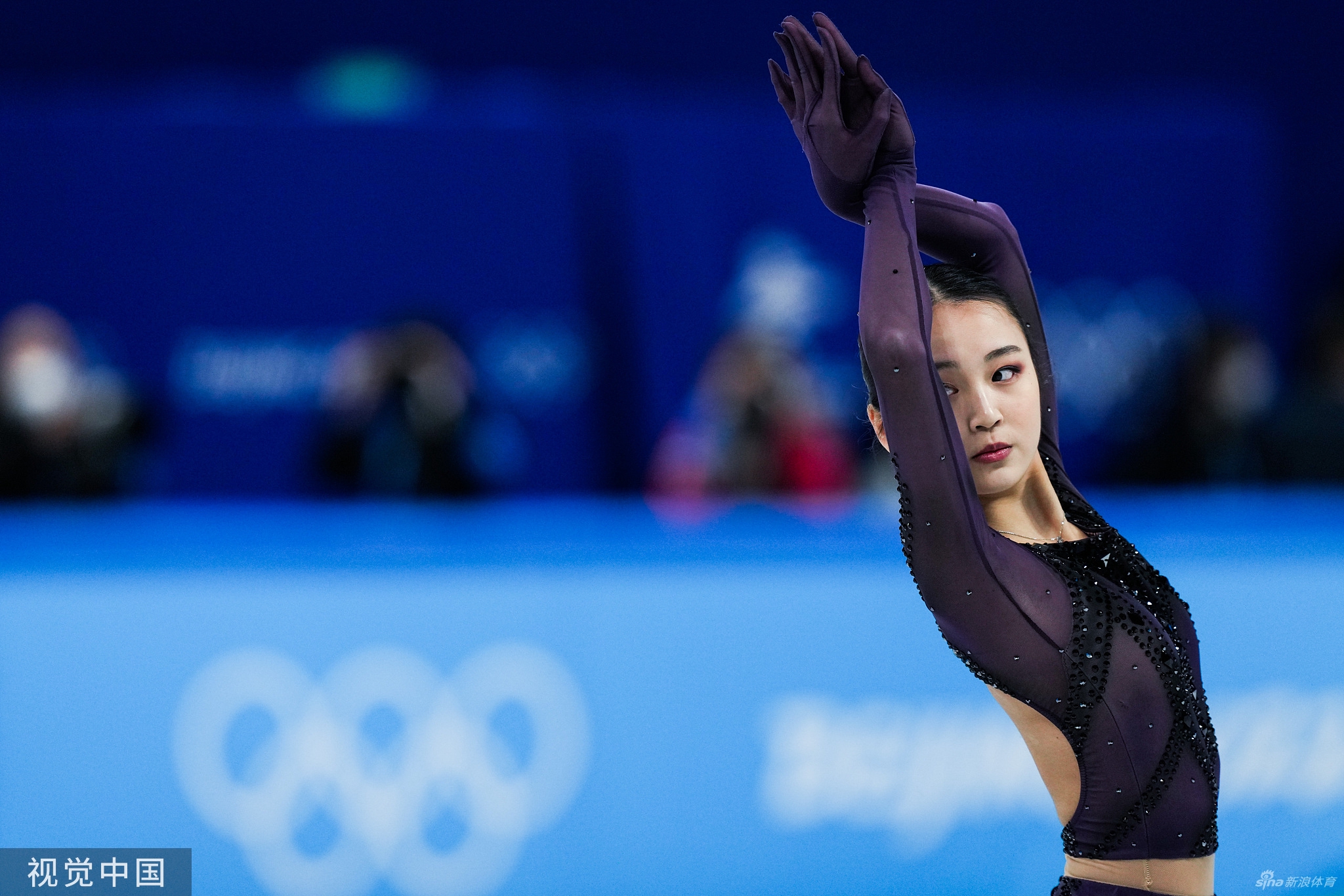 花滑团体赛女单朱易失误摔倒表现欠佳