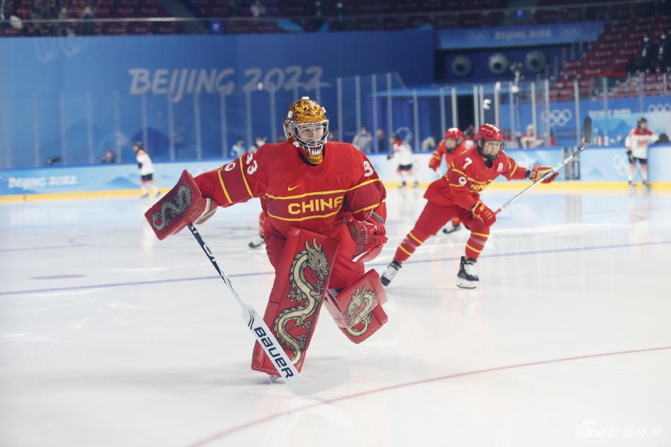 新浪直击中国女冰点球大战2-1逆转日本