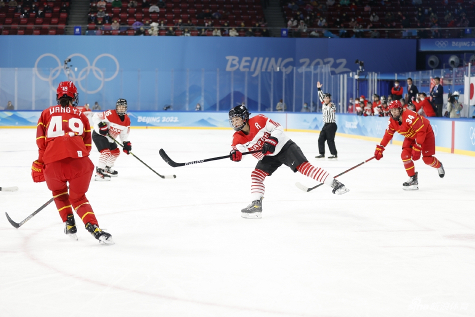 新浪直击中国女冰点球大战2-1逆转日本
