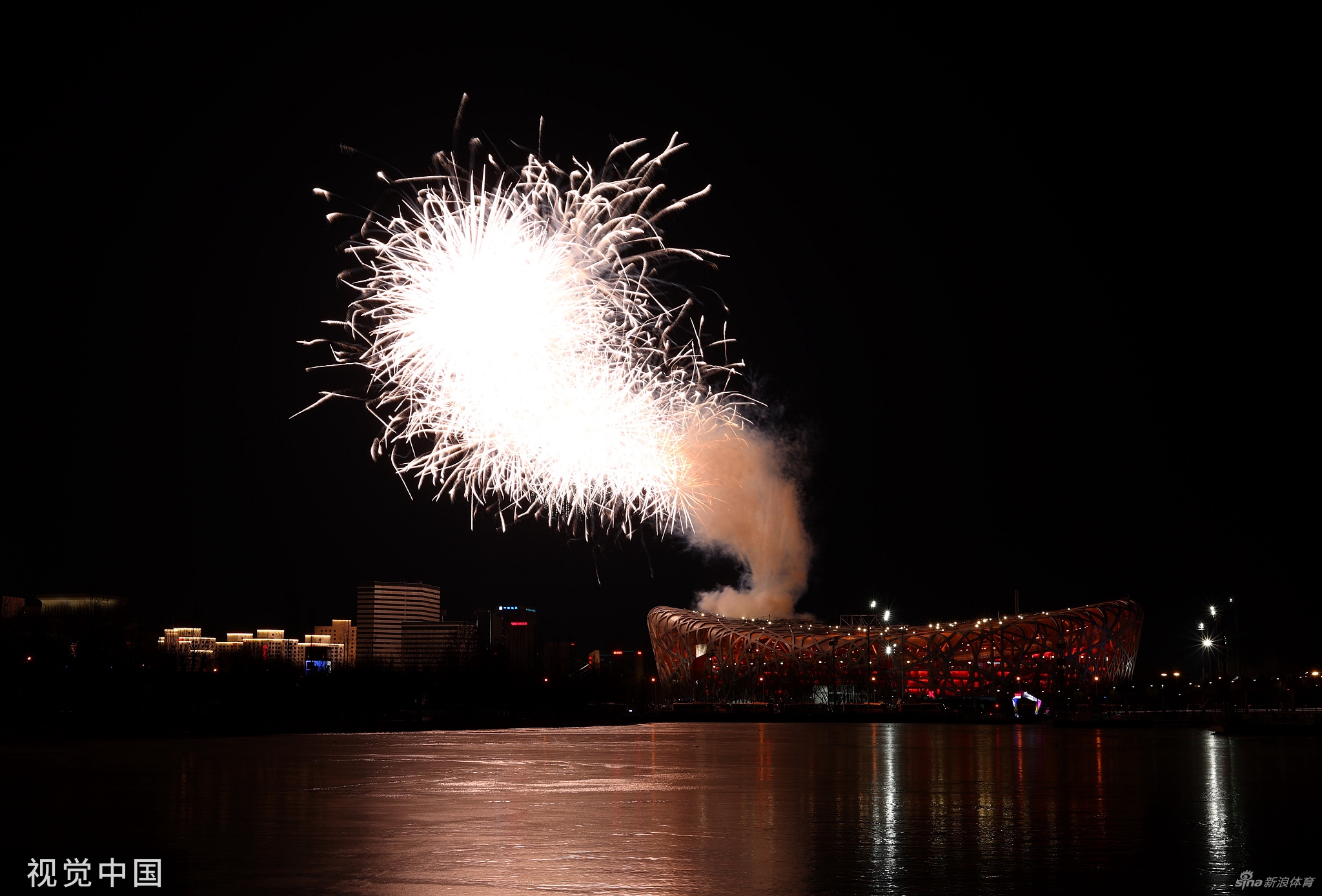 烟花璀璨！冬奥开幕式鸟巢夜景