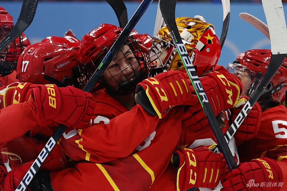 新浪直击中国女冰点球大战2-1逆转日本
