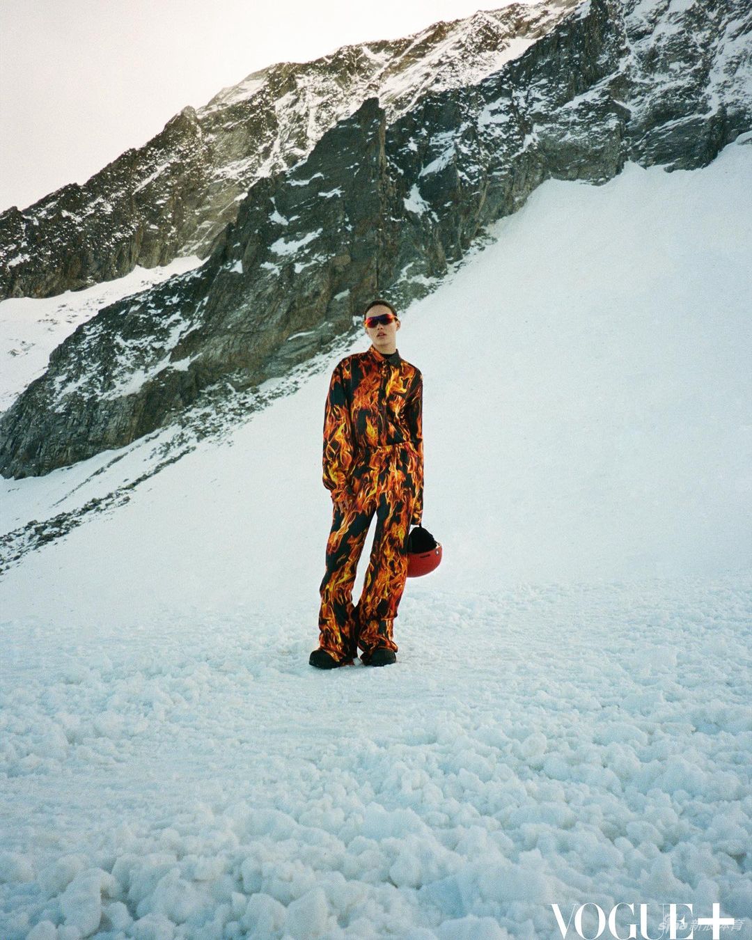 美艳！冰雪美女谷爱凌时尚杂志写真