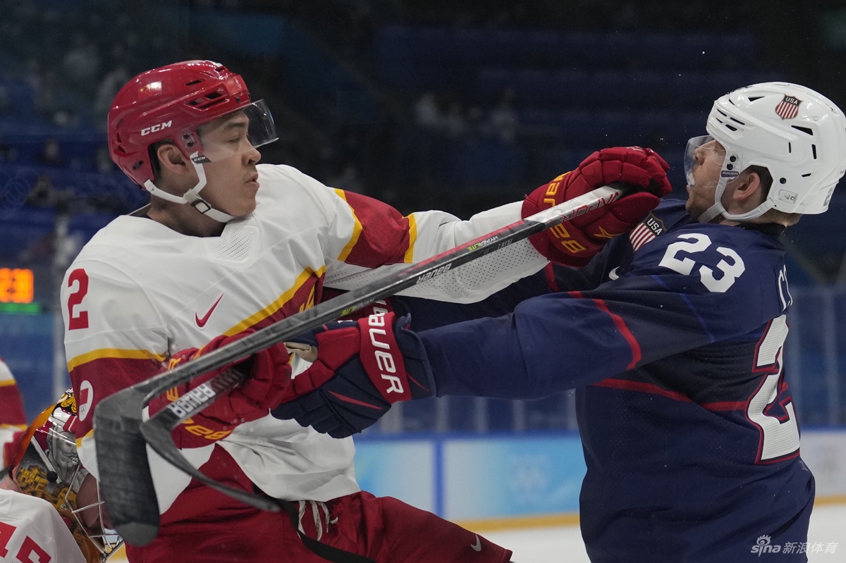 新浪直击男子冰球中国vs美国