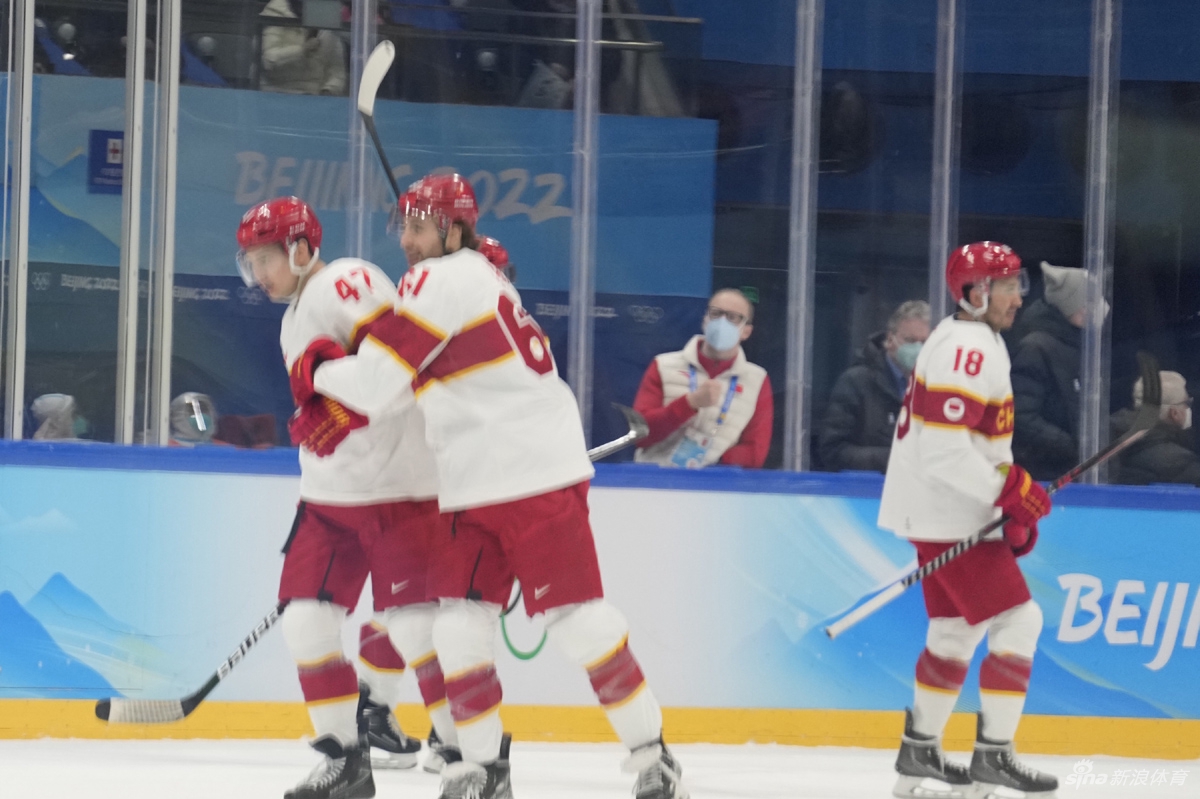 新浪直击男子冰球中国vs加拿大