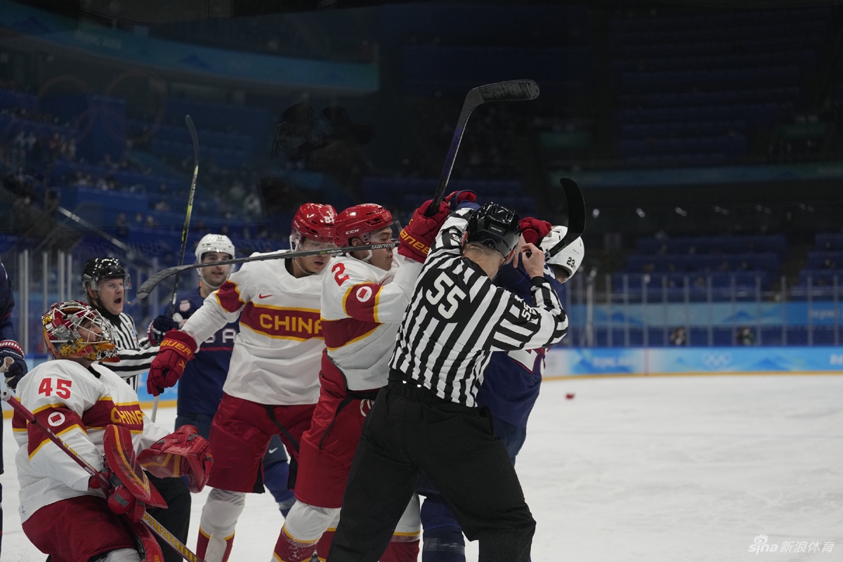 新浪直击男子冰球中国vs美国