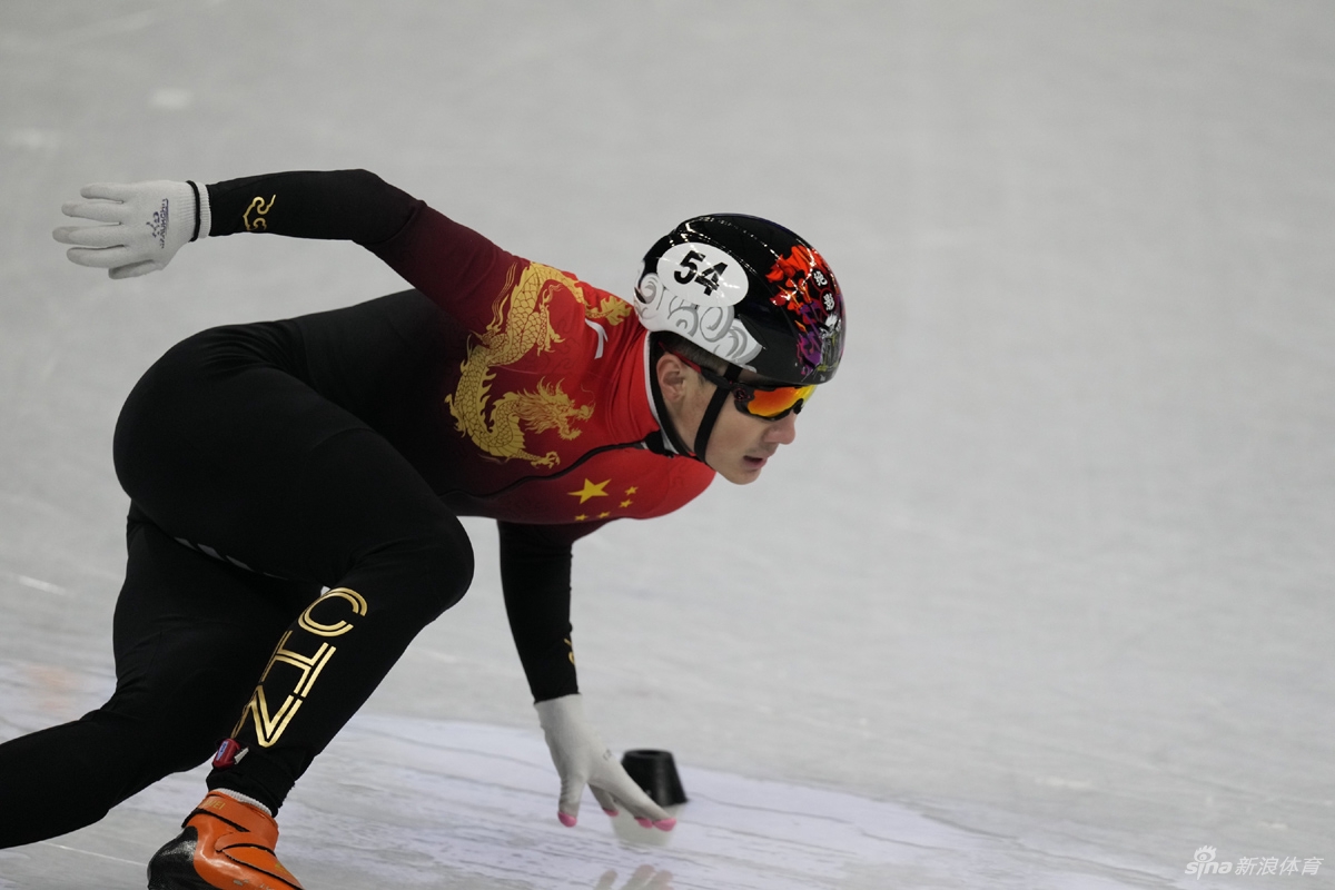 新浪直击速滑500米武大靖/任子威/孙龙晋级