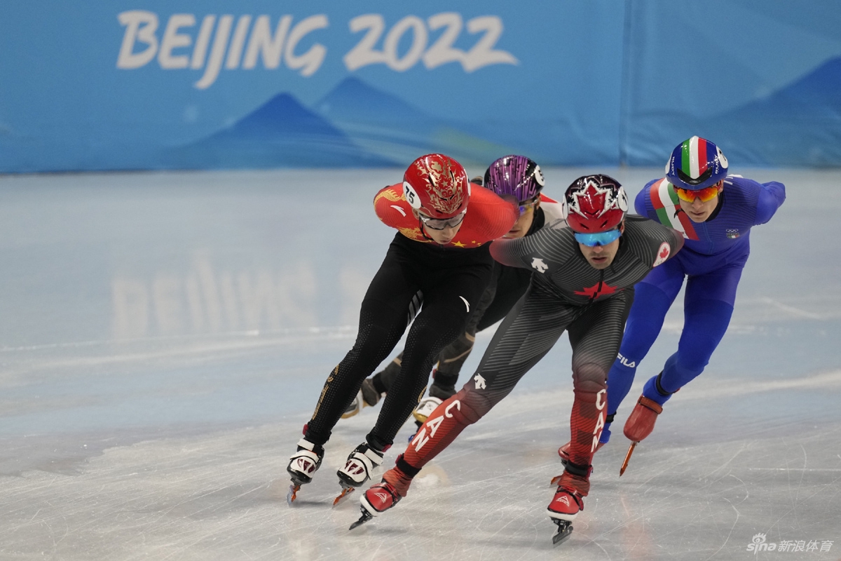 5000米接力李文龙被绊倒 中国队进决赛